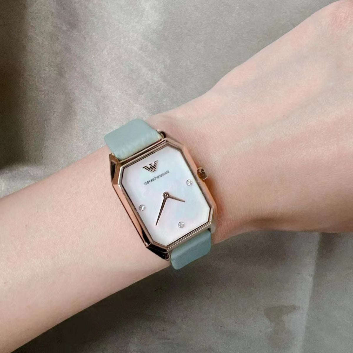 Emporio Armani AR11302 Two-Hand Green Leather Watch Emporio Armani AR11302 Two-Hand Green Leather Watch